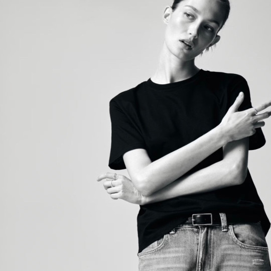 H&M идеальная базовая футболка